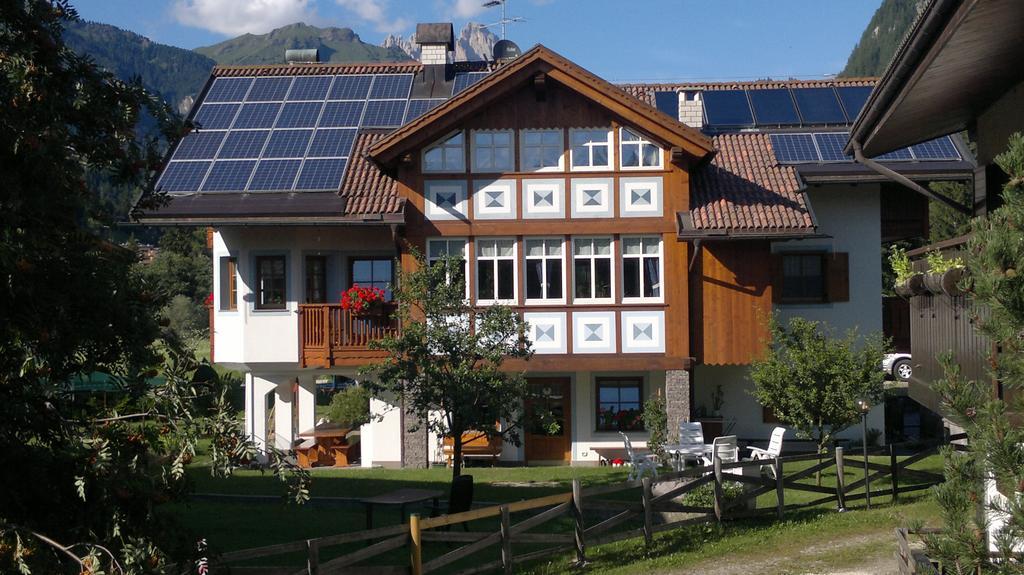 Casa Guido E Laura Lejlighed Pozza di Fassa Eksteriør billede